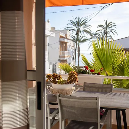 Frente Al Mar -