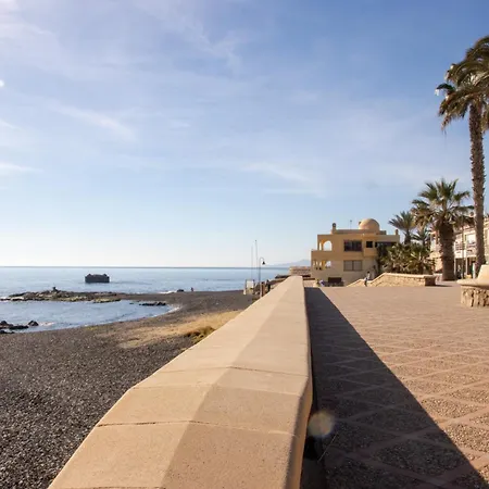 Frente Al Mar -